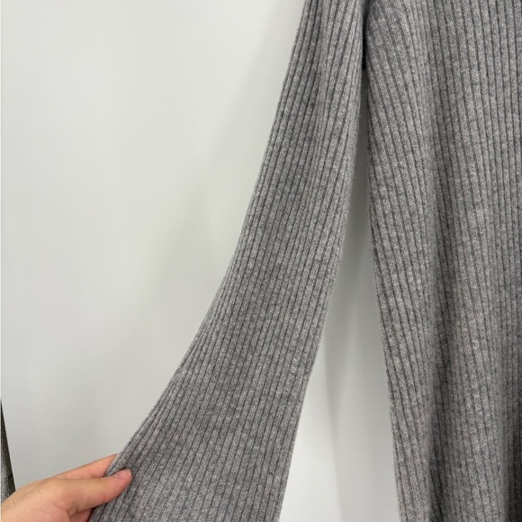 Madeleine Thompson Gray Ribbed Cashmere Sweater Medium Slit Hem Pullover small - Picture 7 of 16